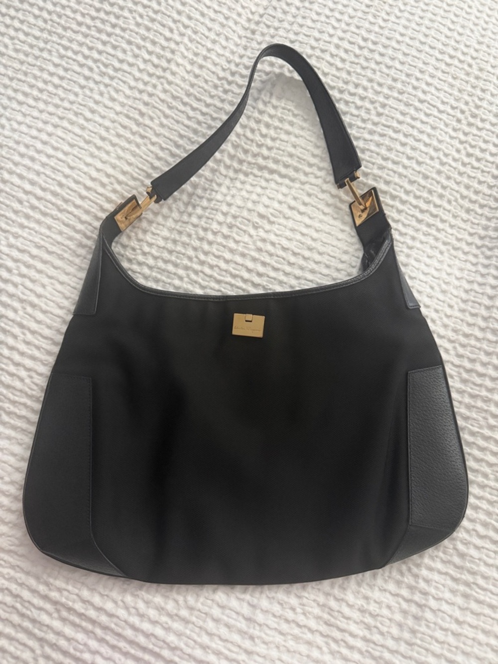 Salvatore Ferragamo Elegant Black Shoulder Bag with Gold Hardware